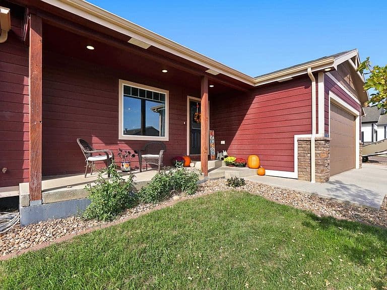 607 Summerfield Dr photo 3