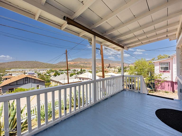 929 American Ave photo 3