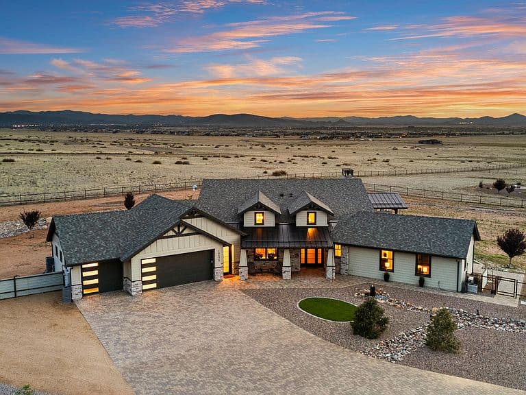 10575 E Desert Winds Way photo 2