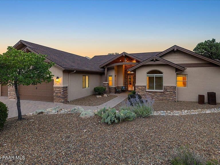 1329 Westridge Dr photo 2