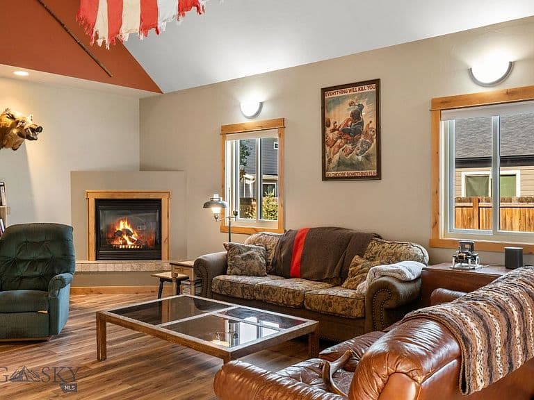 1307 Cruiser Ln photo 3