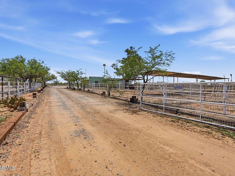 22795 E CACTUS FOREST Road photo 2