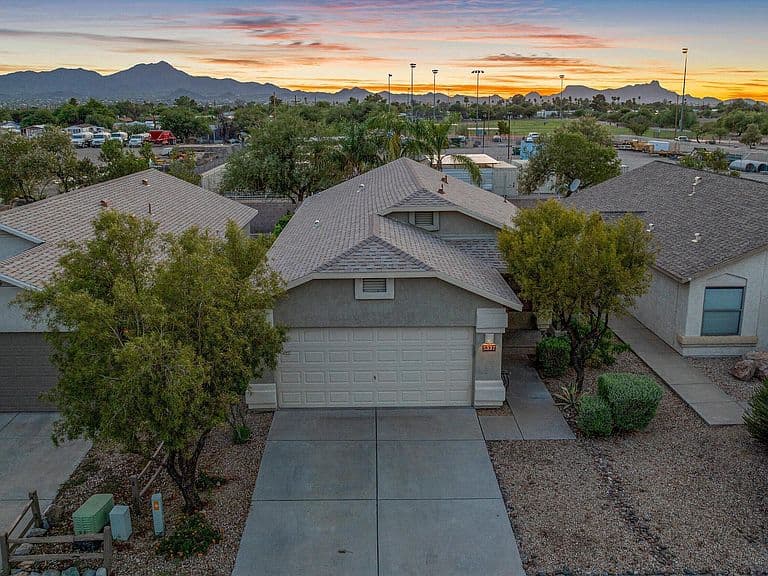5337 N Crowley Ln photo 2