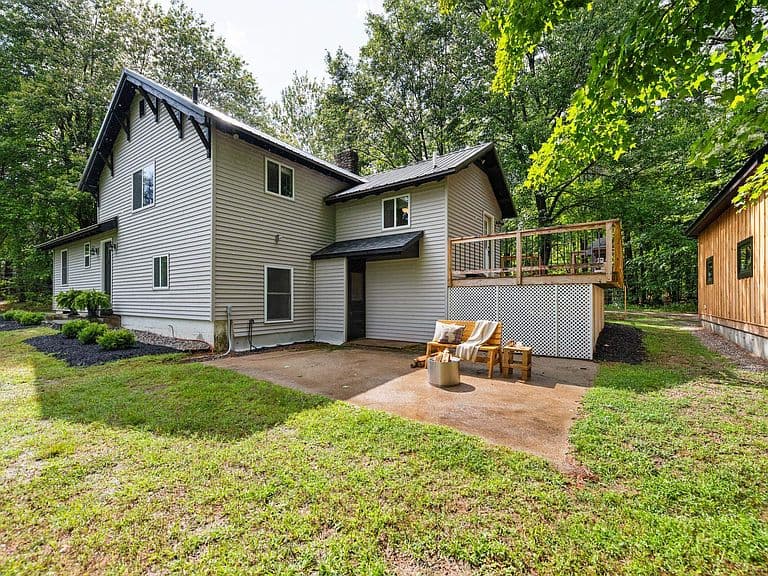 10 Blake Mountain Road photo 2