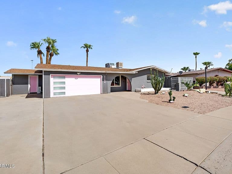 2190 E GREENWAY Drive photo 2