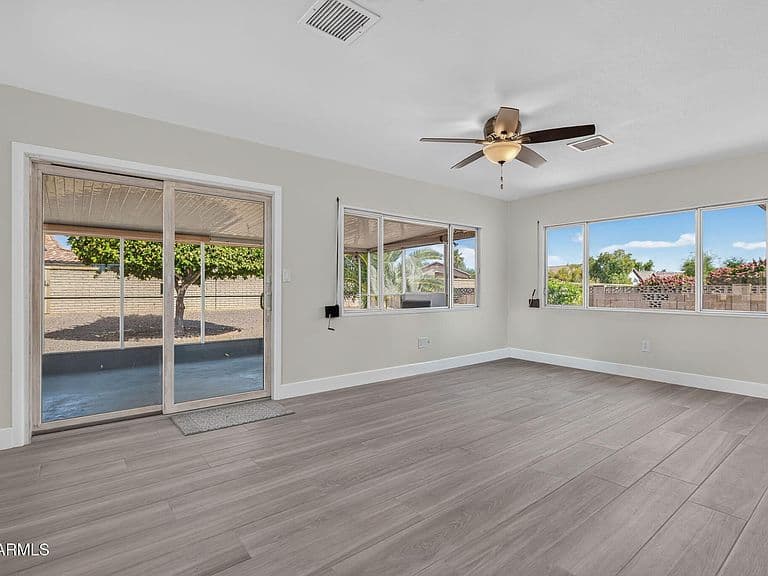 13849 N BOSWELL Boulevard photo 4