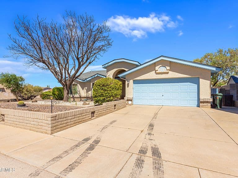 3225 THUNDERBIRD Drive photo 3