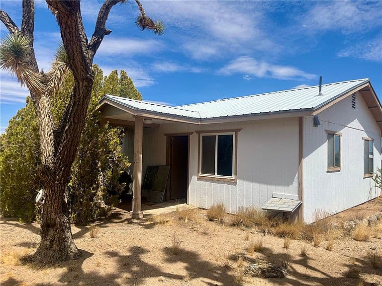 18500 N Pueblo Road photo 2