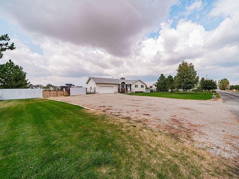 191 N 3990 E photo 4