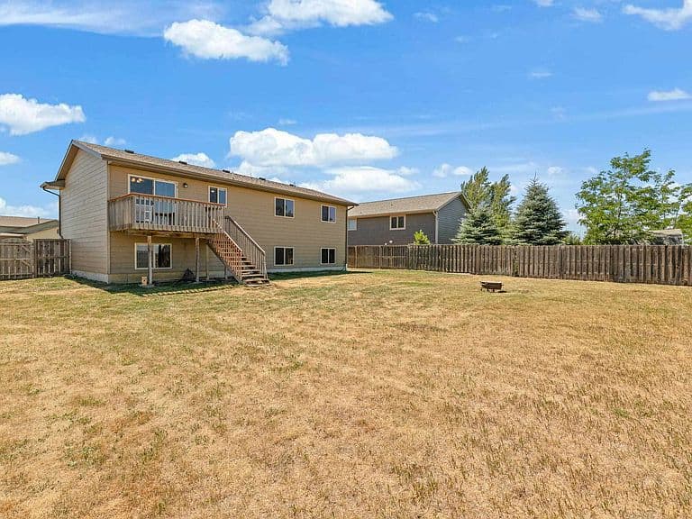 670 Airway Ct photo 2