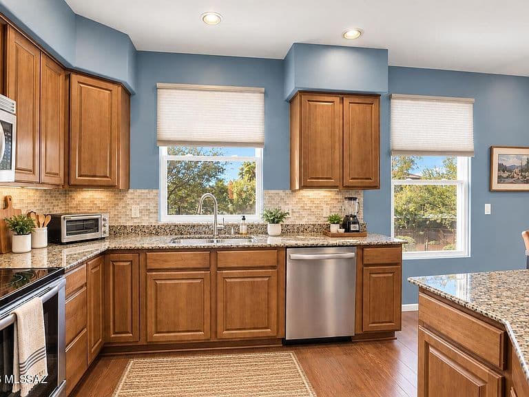2431 E Autumn Flower Dr photo 3