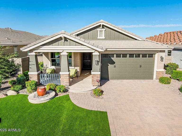 34812 N ARCADIA Drive photo 1