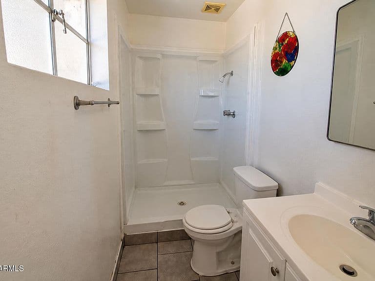 12811 N 29TH Drive photo 4