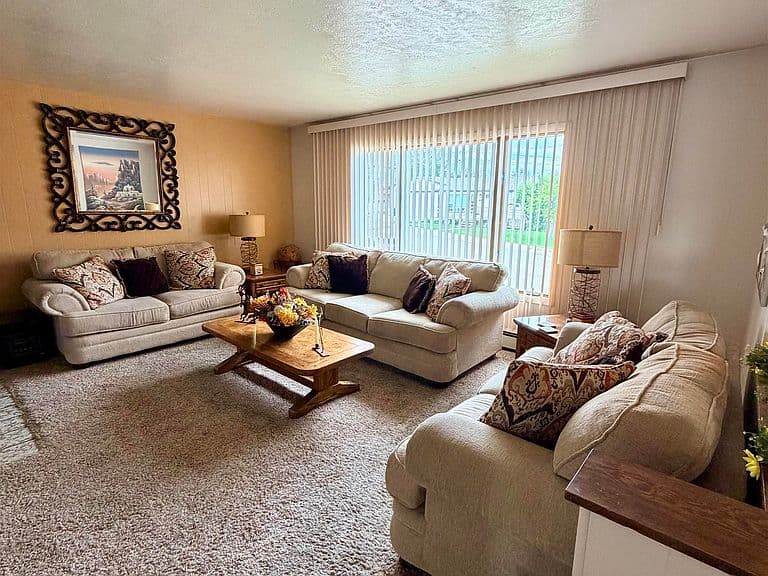 1408 Cottonwood Dr photo 4