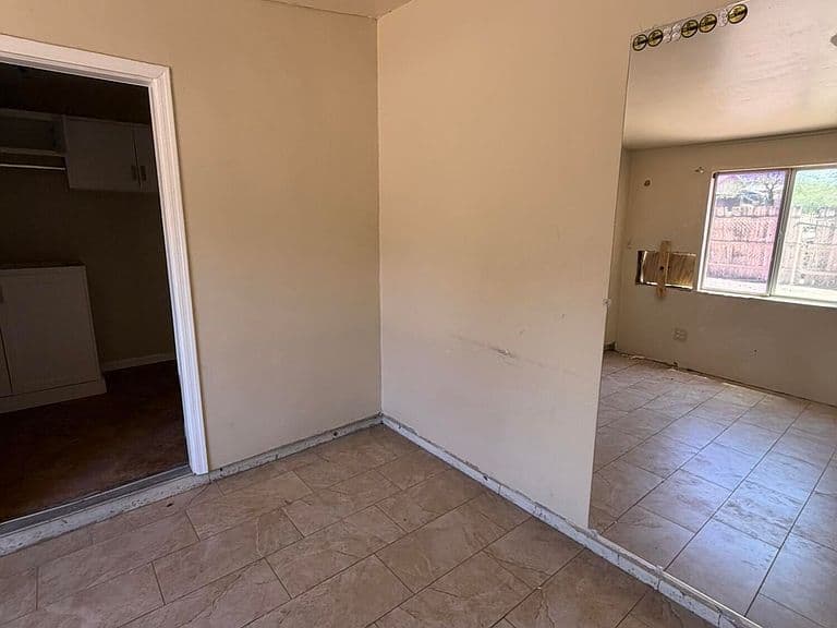 1838 W Calle Del Arroyito photo 5