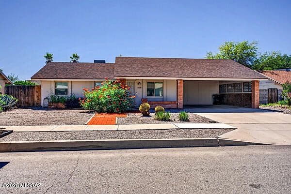3201 W Coriander Dr photo 1