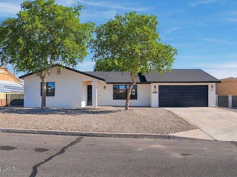 3380 Thunderhead Dr photo 1