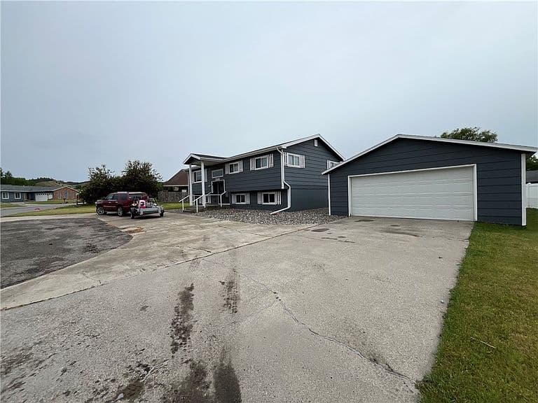 3444 Becraft Ln photo 2