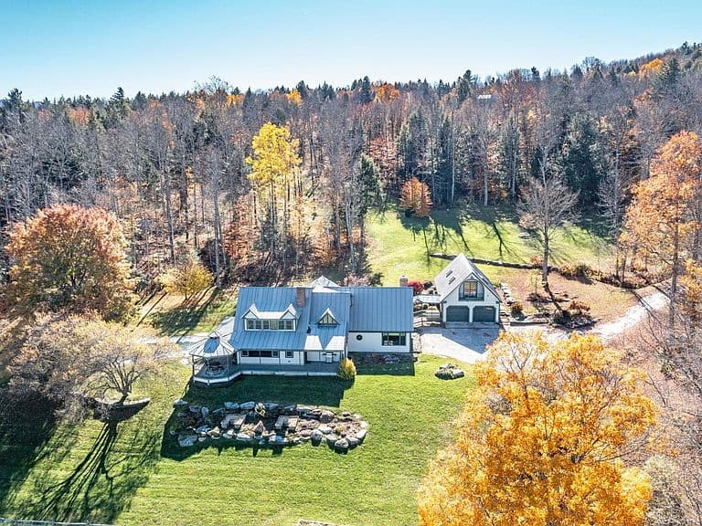 223 Carey Road photo 3