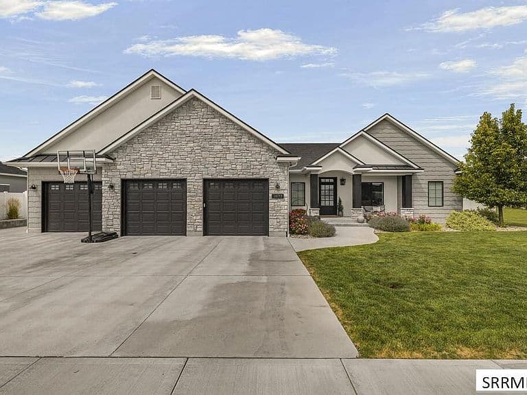 3873 E Pond View Dr photo 1