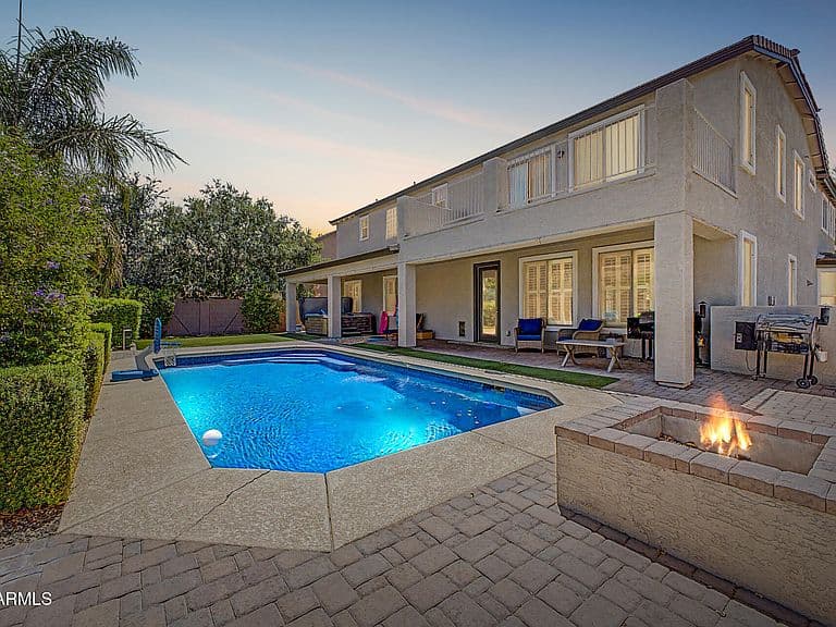 3228 E ANIKA Drive photo 2