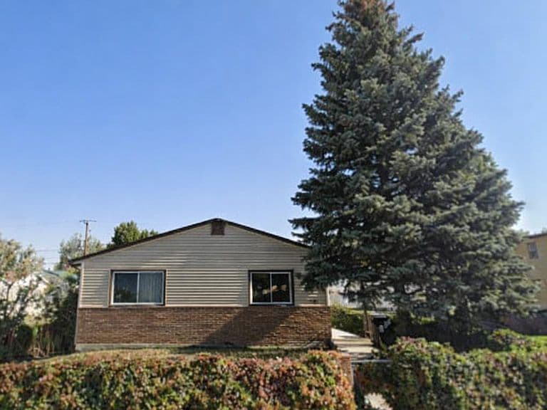 418 Morgan Ave photo 1