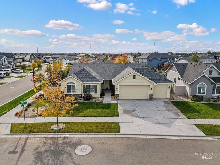 5813 W Avilla Dr photo 3