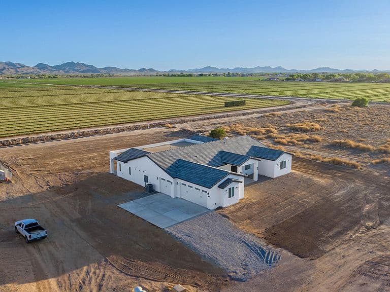 22145 W HARWELL Road photo 1