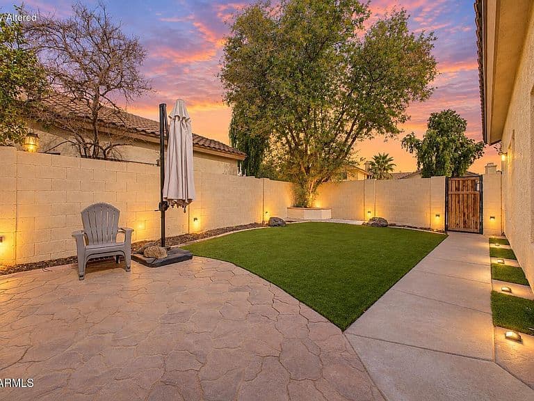 11010 W CRIMSON Lane photo 3