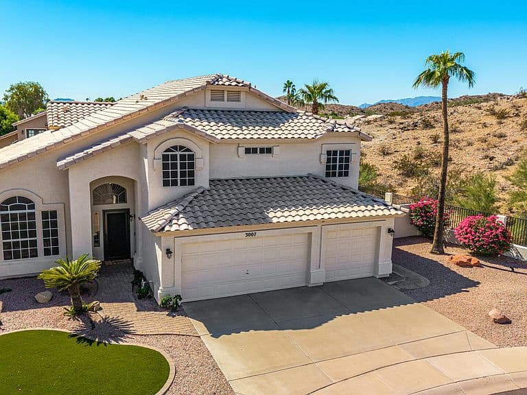 3007 E THUNDERHILL Place photo 1
