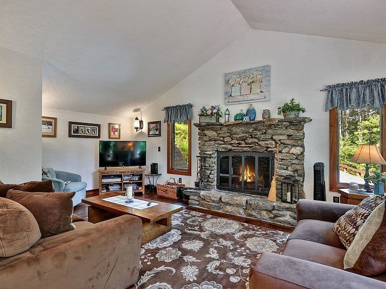 157 Timberhawk Road photo 5