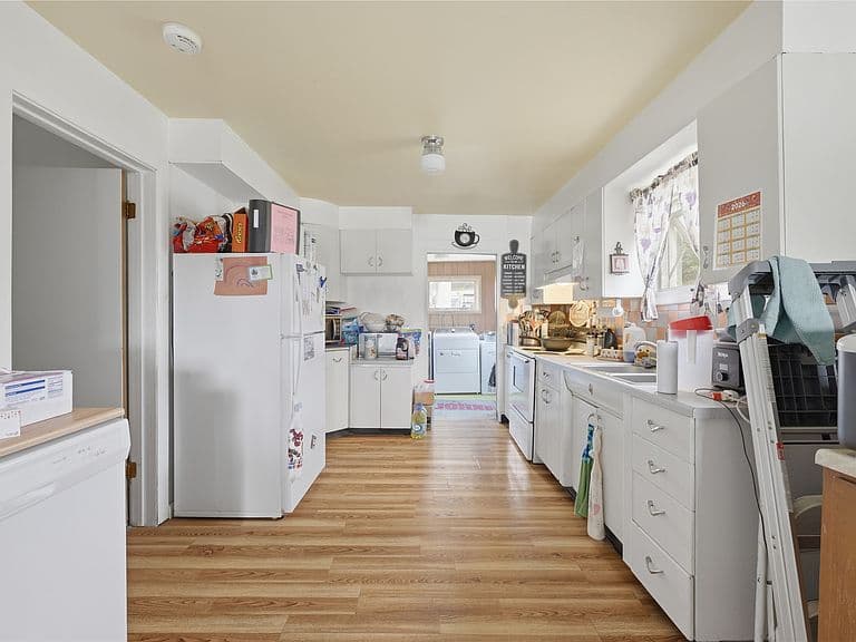 608/610 Ash St photo 4