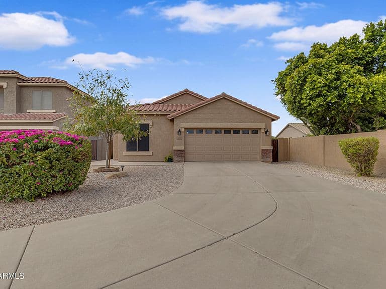 1121 E RANCH Court photo 1