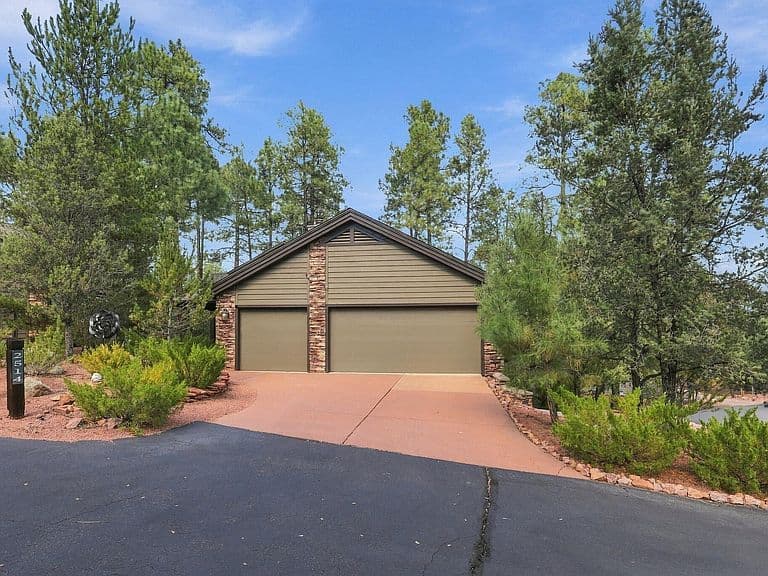 2514 E Pine Island Ln photo 2