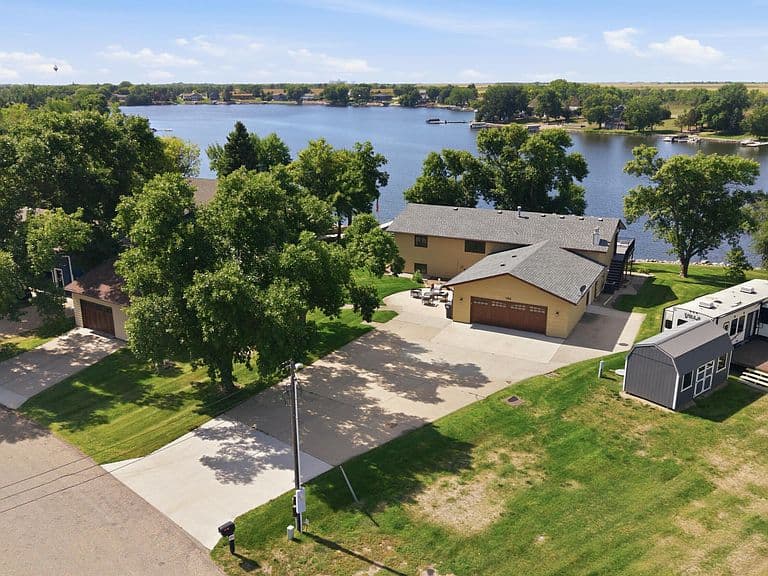 186 Sunrise Dr photo 4