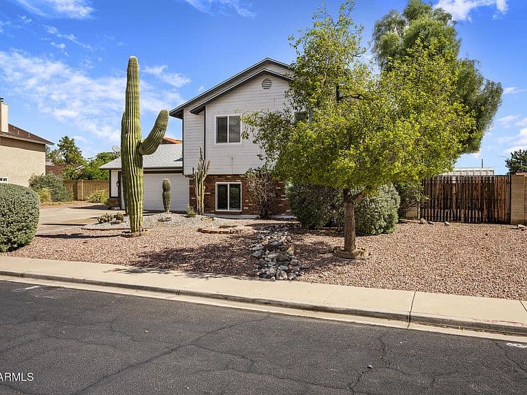 1841 N Saffron Circle photo 3