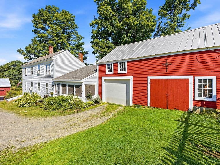 531 Sanborn Road photo 4