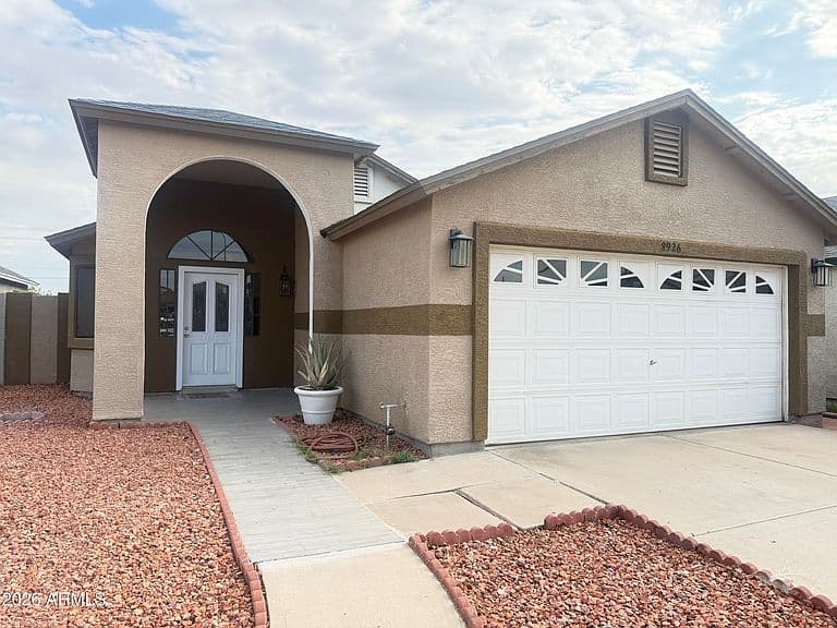 8926 W VALE Drive photo 1
