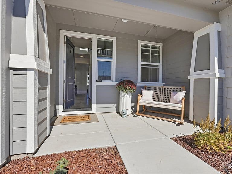 2046 W Concha St photo 2