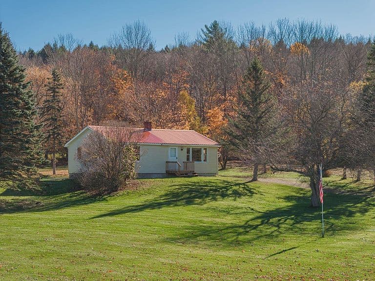 87 Woodway Drive photo 1