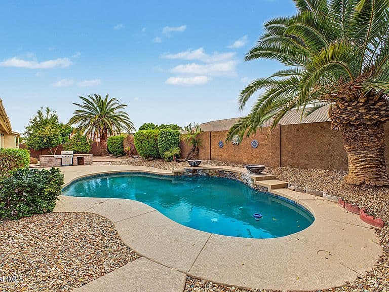 8838 W POTTER Drive photo 4