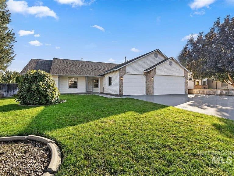 1404 Burnett Dr photo 5