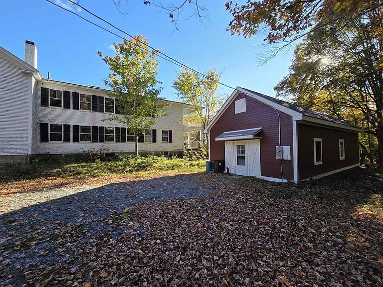 577 Canaan Street photo 3