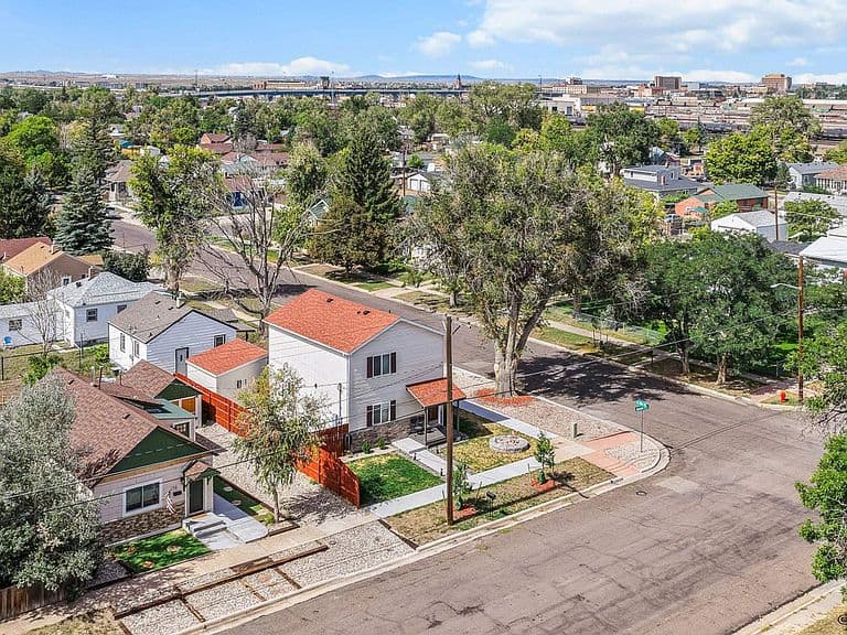 720 Russell Ave photo 4
