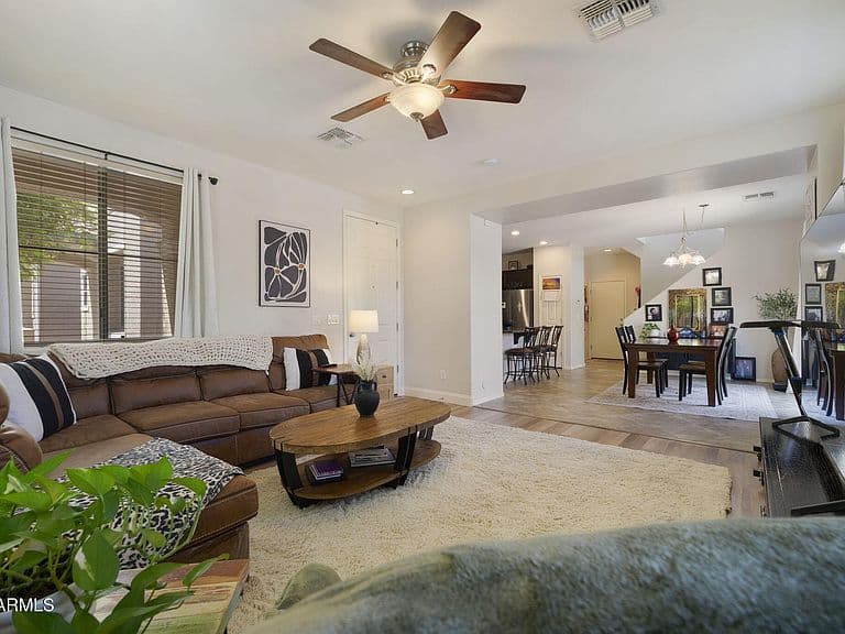 1680 E ELGIN Street photo 4