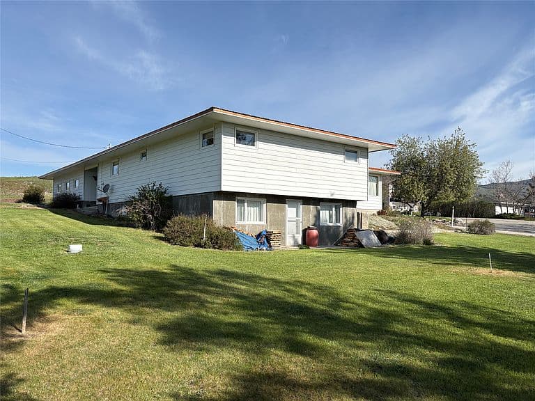 11 Hoover Rd photo 3