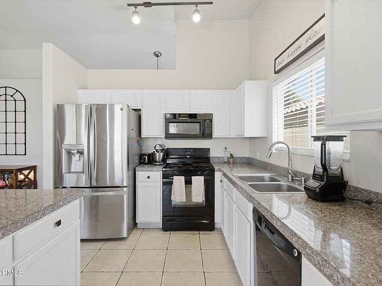 16191 W GRANT Street photo 4
