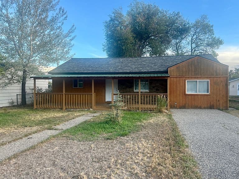 1303 Amoretti St photo 1