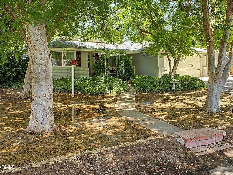 414 E HARVARD Avenue photo 3