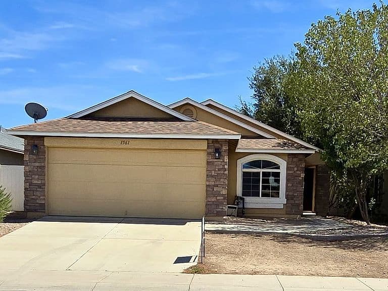 1561 E Copper Canyon Dr photo 2